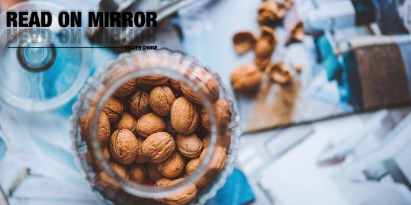 Walnut क्या है? Akhrot खाने के 16 फायदे नुकसान। About Walnuts in Hindi