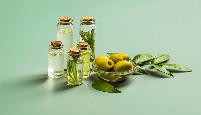स्किन पर जैतून के तेल के फायदे - Skin Benefits of Olive Oil in Hindi