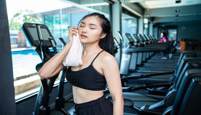 पसीने निकलने के फायदे - Benefits of Sweat in Hindi 