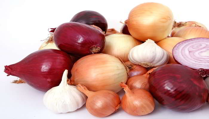 प्याज रस के फायदे स्किन पर  - Skin benefits of Onion in Hindi 