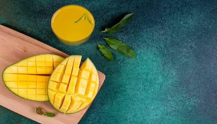 About Mango in Hindi 